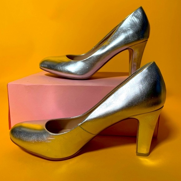 Silver Faux Leather Pumps - Picture 3 of 10